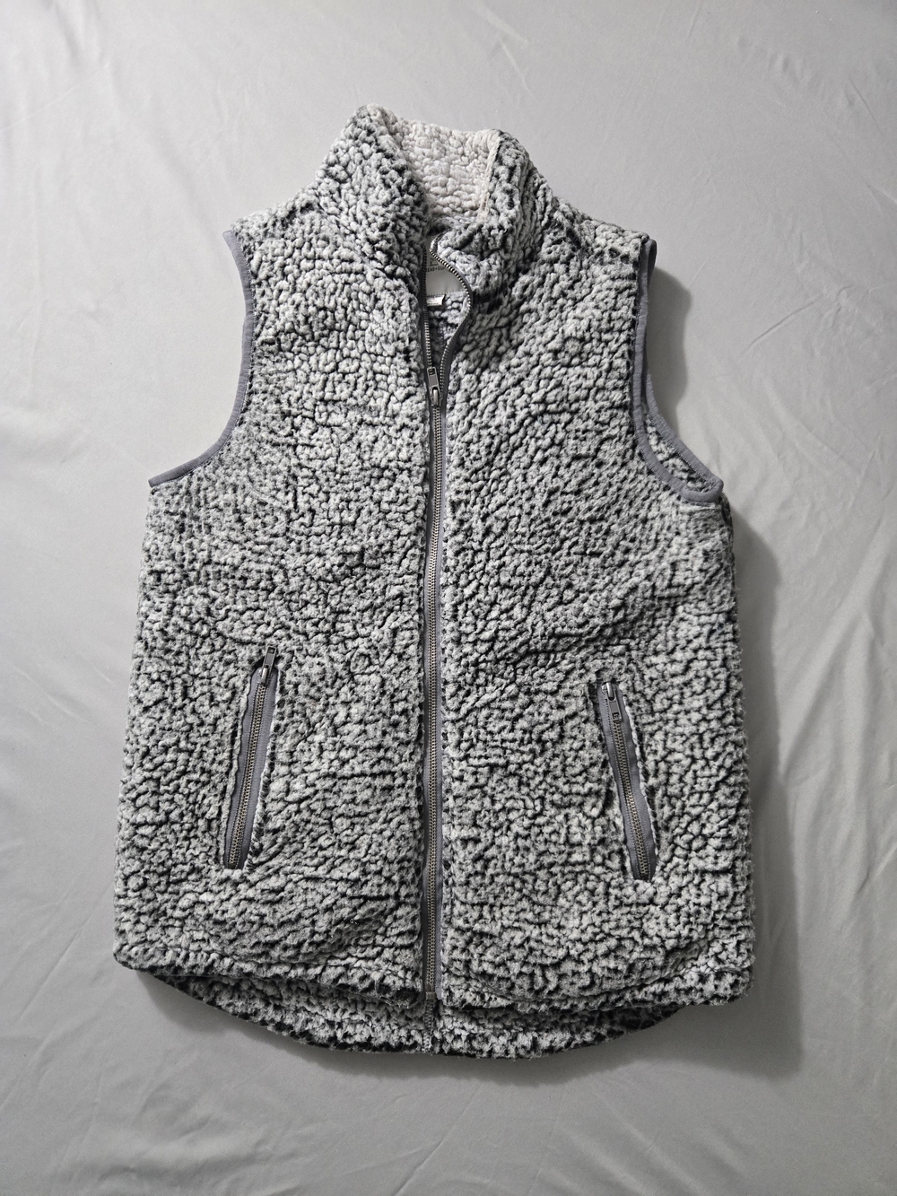 THREAD & SUPPLY Arctic Fleece Wubby Faux Sherpa Vest Gray - X-Small